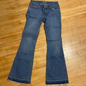 Women’s Wrangler Flare 5 x 32 leg jeans frayed hem RN 130273